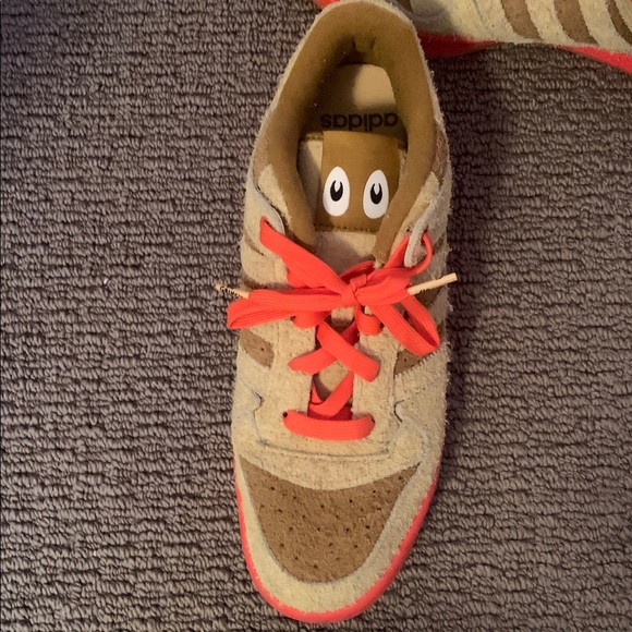 Rare The Grinch Adidas shoes! - Picture 4 of 7
